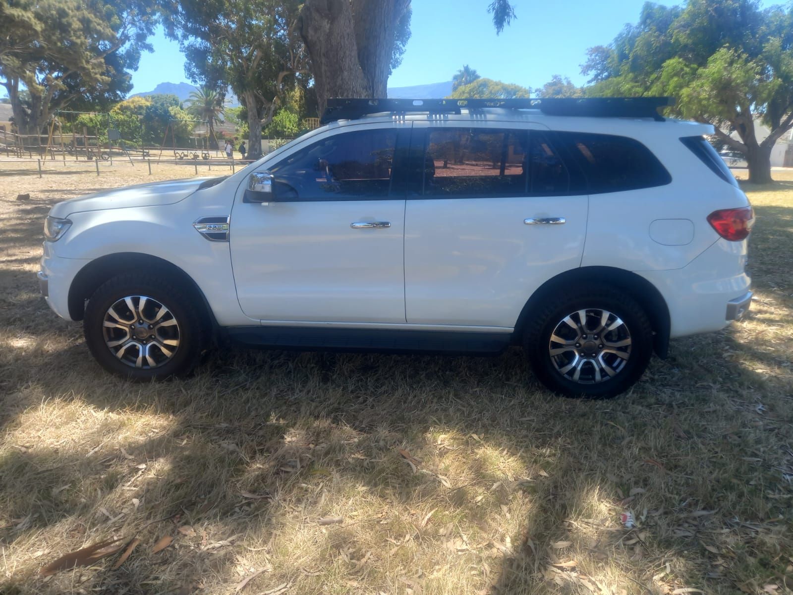 2017 FORD EVEREST EVEREST 2.2 TDCI XLT 6AT 4X2